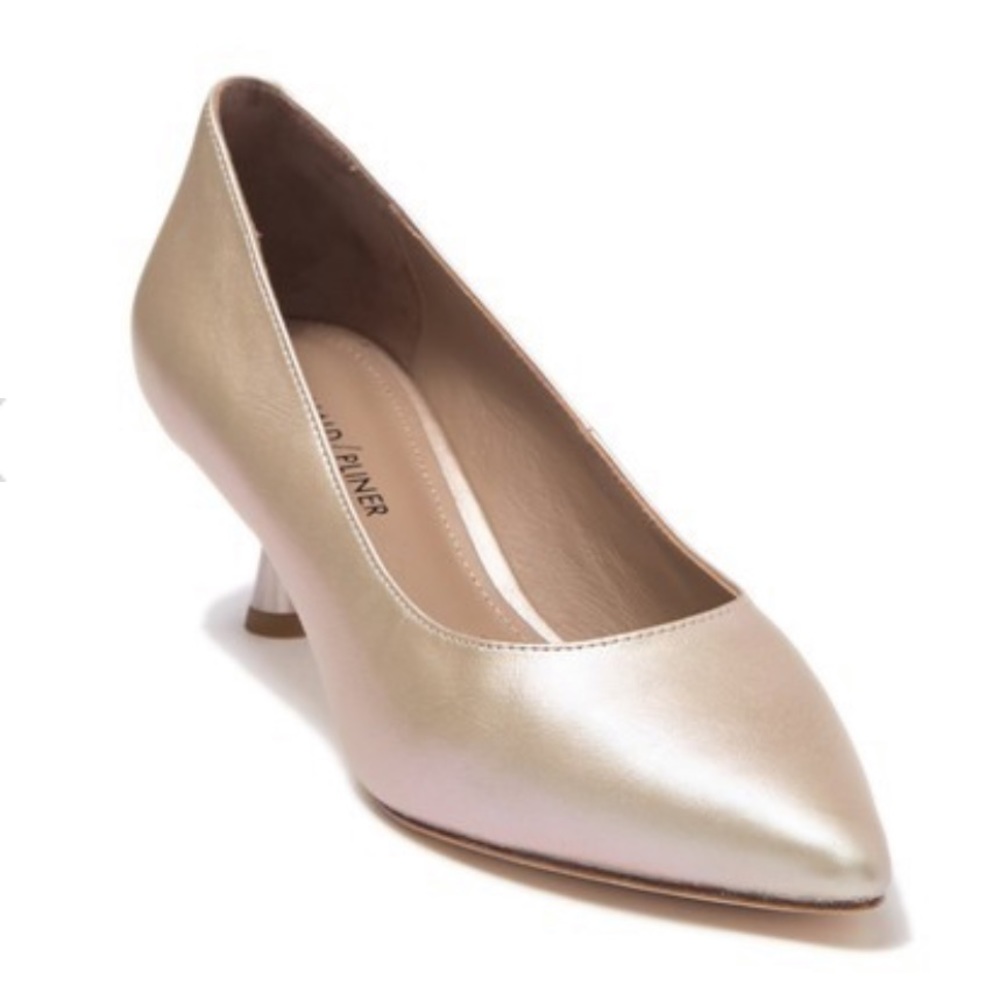 Donald pliner champagne pointed toe heel
